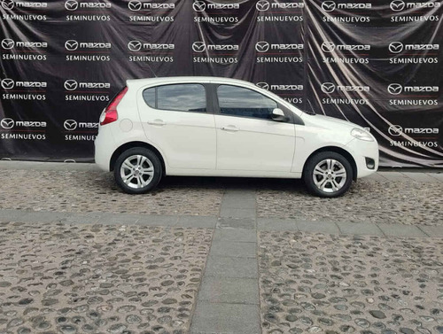 Imagen 6 de 12 de Fiat Palio 2013 5p Palio L4/1.6 Man
