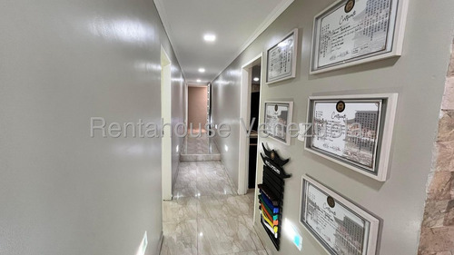Casa En Venta En Campo Claro 3 Niveles Caracas Angela Tochon