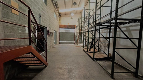 Imagen 2 de 15 de Galpón 320 M2 - Retasado - Barracas