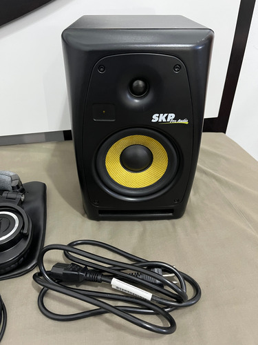 Monitor De Áudio Skp + Fone Audio Technica Ath-m50x Preto (Usado)