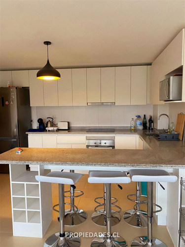 Departamento En Venta De 3 Dorm. En Papudo Primera Línea