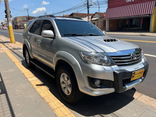 Toyota Hilux SW4 3.0 SRV 4X4 7 LUGARES 16V TURBO INTERCOOLER DIESEL 4P AUTOMÁTICO