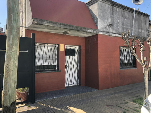 Casa A Reciclar Venta  4 Ambientes Lituania 1989 (remedios De Escalada)