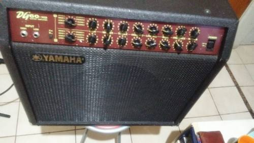 Amplificador Yamaha DG60-112 Transistor para guitarra de 60W