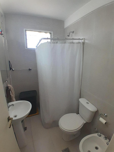 Departamento En Venta De Dos Ambientes Con Dos Patios - Flores