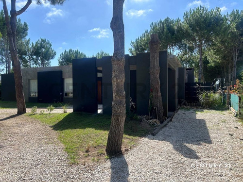Casa En Venta - Barrio La Herradura - Pinamar