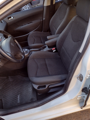 Imagen 11 de 14 de Peugeot 408 2.0 Allure Tiptronic 143cv 2011