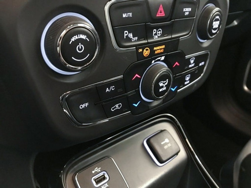 Imagem 7 de 15 de Jeep Compass Limited 2.0 16v 4x2 - Flex Aut.