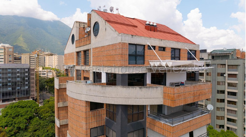 Venta Espectacular Y Moderno Ph Triplex Amoblado En El Rosal. 24-22129 Fg