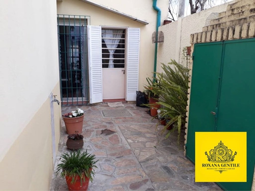 Imagen 11 de 12 de Vendo Casa De Tres Dormitorios. Con Monoambiente Al Frente