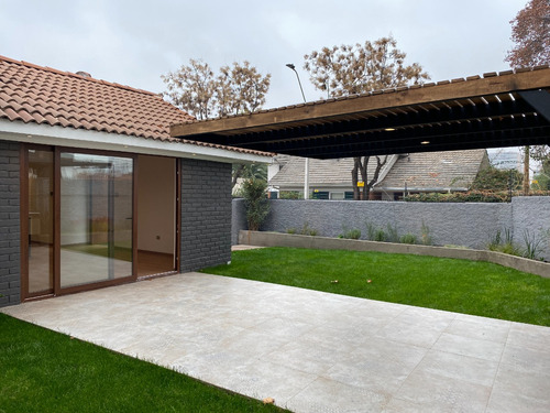 Recién Remodelada, Piscina, Jardin, Vende Sin Comisión!!!