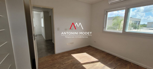 Casa En Venta En Puertos Del Lago - Vistas - Escobar