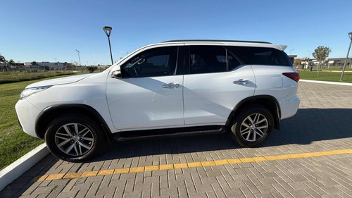 Toyota Hilux SW4 2.8 Srx 177cv 4x4 7as At