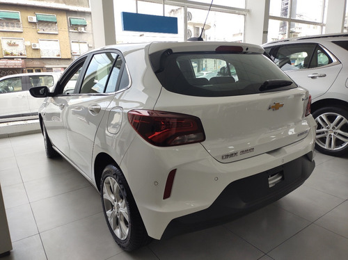 Imagen 4 de 13 de Chevrolet Onix 1.0t Premier Ii At