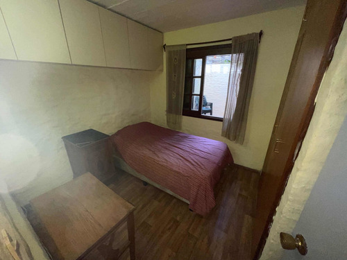 Alquiler Casa C/patio, 2 Dormitorios $26900 Sin G. Comunes