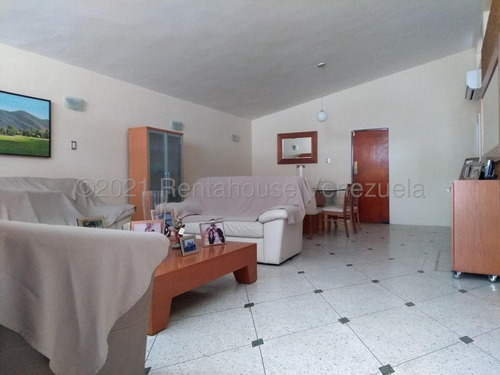 Imagen 5 de 19 de Casa En Venta En Santa Cecilia, Calle Cerrada.