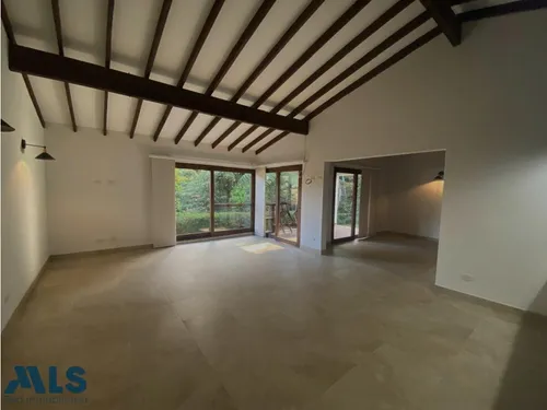 ¡tu Nuevo Hogar Te Espera En El Retiro!(mls#253785)
