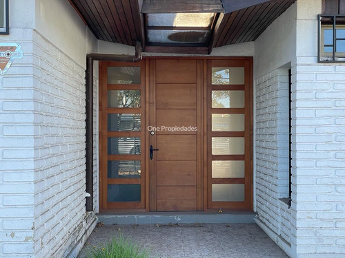 Casa En Venta De 4 Dorm. En Las Condes