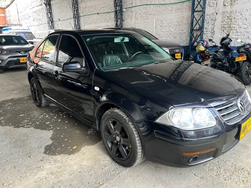 Volkswagen Jetta Tred. Line Mecanico 2013
