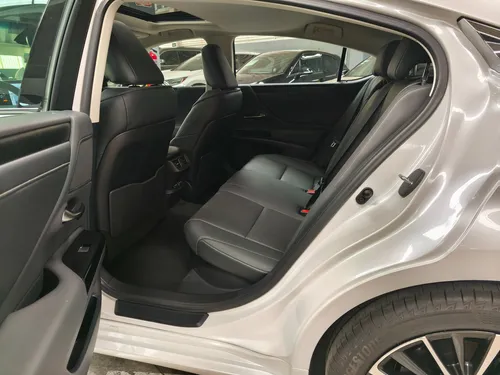 Lexus ES 4p 300H HEV L4/2.5 Aut