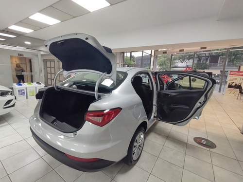 Imagen 12 de 25 de Fiat Cronos Attractive 1.3 (*dr*)