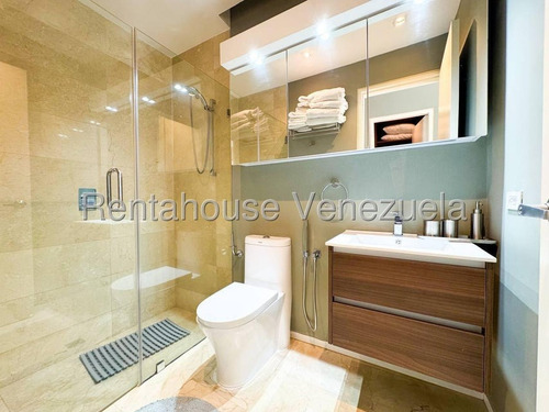 Casa En Venta Urb. Cerro Verde, Caracas. 25-12895 Yf