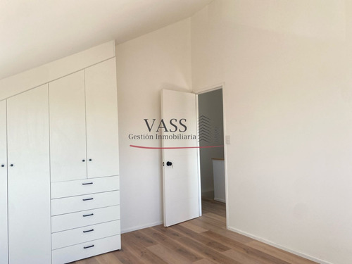 Vass Vende Casa De 2 Pisos 3d 3b Paradero 12 Quilpué.