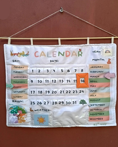 Calendario Didáctico Infantil En Ingles Para Colgar Basico