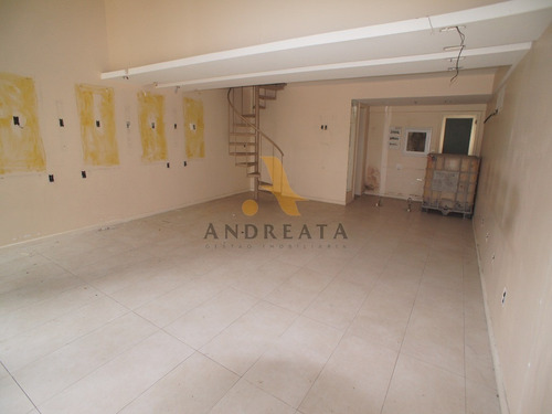 Imagem 4 de 11 de Barra Da Tijuca - Empresarial Sunplaza - Sala Com 74m² - Ótima Loja Com 74m² Com Jirau, Com Piso Frio, Benfeitorias, Banheiro, Copa, Ótima Localização - Loc5331m - 32217012