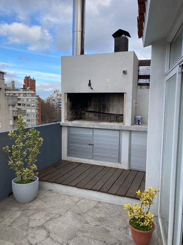Penthouse Con Parrillero En Pocitos A 1 Cuadra De Rambla