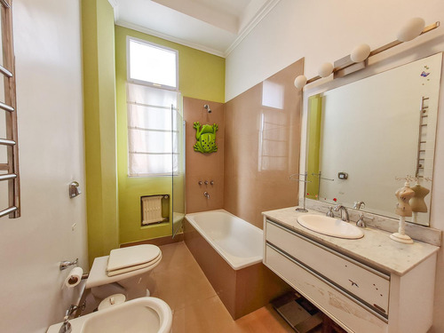 Imagen 17 de 27 de Departamento En Venta De 6 Ambientes , Muy Luminoso Y Tranquilo, Totalmente Reciclado! En Edificio Histórico Patrimonio De La Cuidad. Recoleta