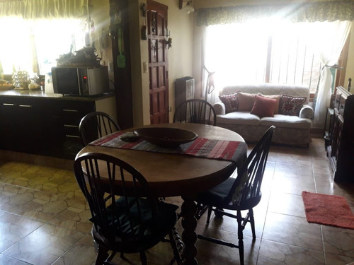 Latorre Prop. Vende Chalet De 4 Amb Con Hermoso Parque + Depto En El Fondo
