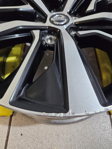 Rin 18 Original De Nissan Maxima 2020 2023. Tengo Los 4 Negro (Usado)