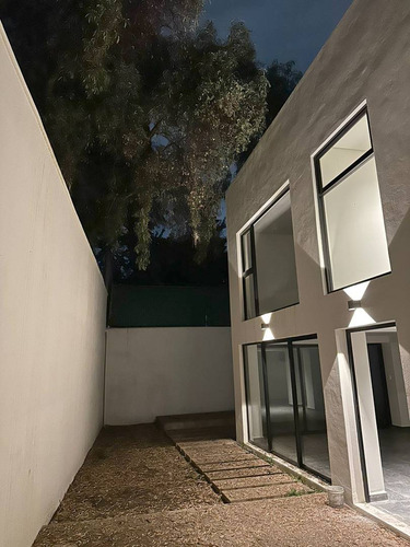 Casa Moderna En Venta En Jacarandas, Cuernavaca De 322 M²