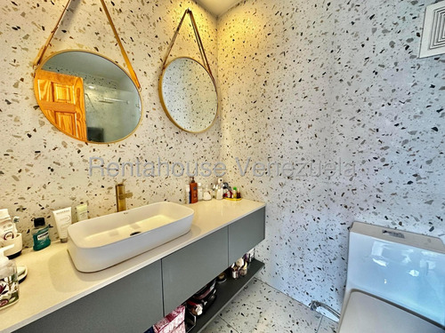 Estupendo Apartamento En Alquiler Con Inmejorable Ubicación Santa Fe Sur. Jose Guerrero. Cod: 25-20905.