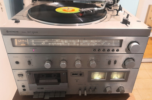 Equipo De Audio Hitachi Con Tocadiscos,casetes,radio,aux Plateado 50 W (Usado)