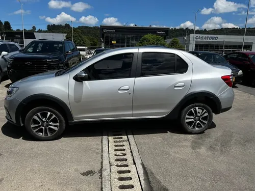 Renault Logan 1.6 Privilege / Intens