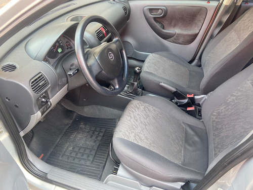 Chevrolet Corsa 1.0 MPFI PREMIUM 8V GASOLINA 4P MANUAL
