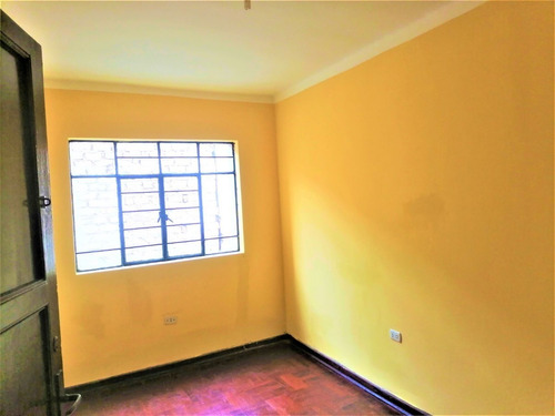 Imagen 12 de 30 de Remato!... Casa Con Dos Dptos, Magdalena Del Mar Área Residencial. Excelente Oportunidad....