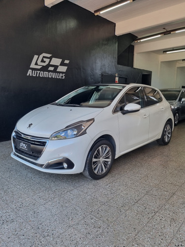 Peugeot 208 1.6 Feline