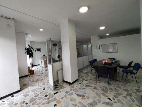Imagen 2 de 19 de Local En Venta Av. 30 De Agosto 4850568
