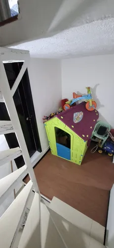 Casa De 2 Habitaciones, Un Baño Y Un Estudio
