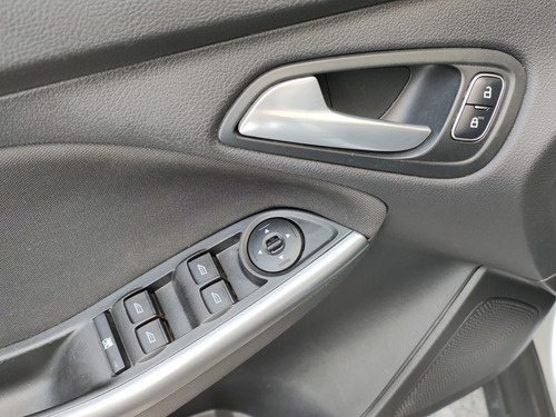 Ford Focus 2.0 SE FASTBACK 16V FLEX 4P POWERSHIFT