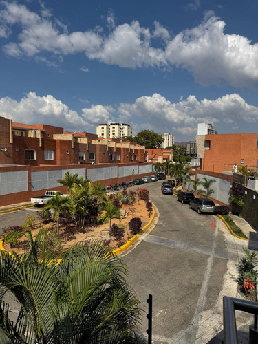Townhouse De Lujo En Terrazas De Camoruco