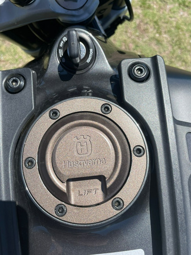 Imagen 15 de 17 de Husqvarna Svartpilen