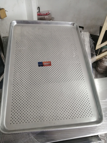 Imagen 1 de 3 de Bandeja Panadera Perforada