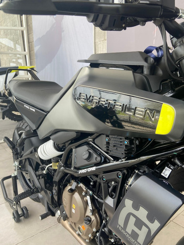 Husqvarna Svartpilen 250-fin@nci@la Cuota Fija-bluetooth-gps