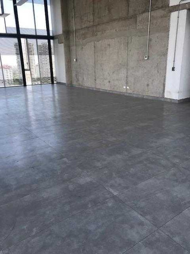 Oficina A Pasos De Metro Los Domínicos. 214 M2 Cod. 40872