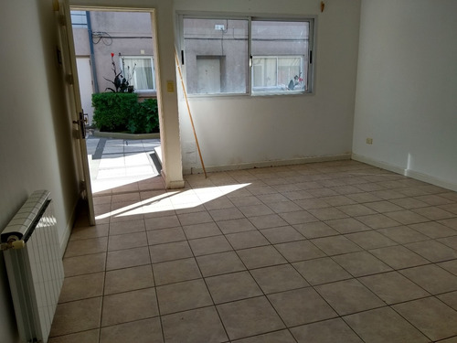 Departamento En Venta Frente A Shopping Champagnat