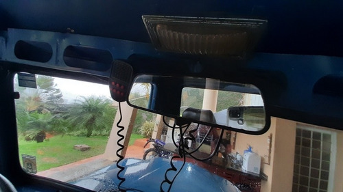 Imagem 8 de 10 de Ford F75